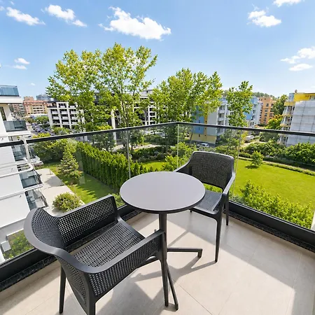 Emilia Romana Private Apartment *